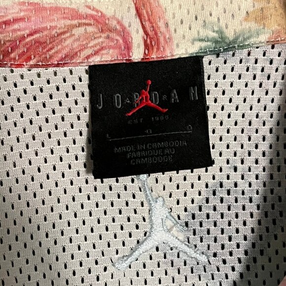 Nike Jordan Essentials Printed Camp Top - Picture 3 of 6